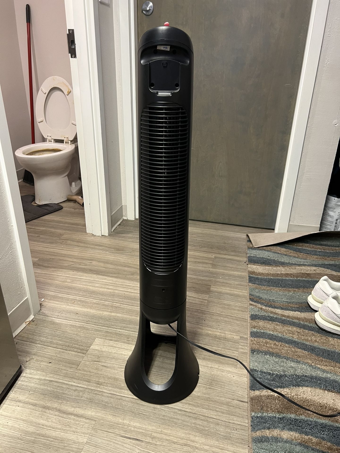 Honeywell QuietSet Oscillating Electric Tower Stand Fan, HYF260B for Sale  in Lakeland, FL - OfferUp