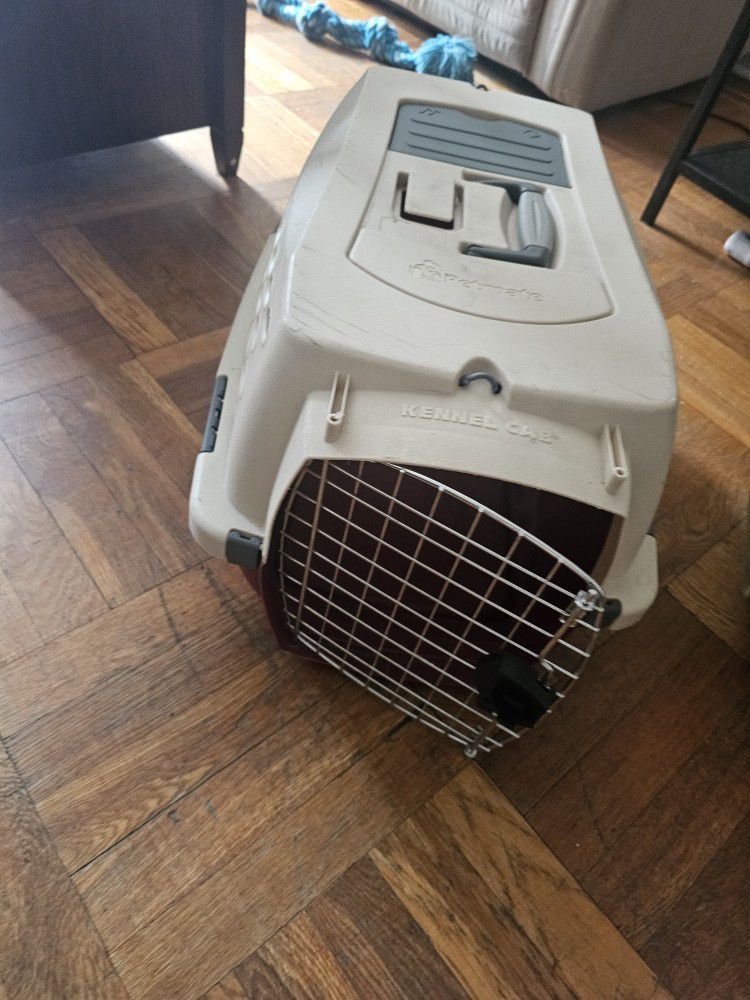 Petmate Cat/Dog Carrier Kennel S/M