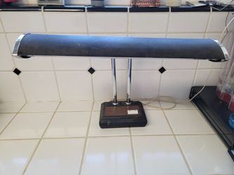 VINTAGE HAMILTON PORTABLE LAMP