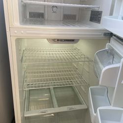 REFRIGERATOR 
