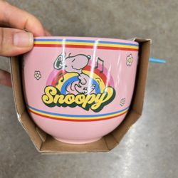 NWT Pink Snoopy Bowl set with Rainbow Design