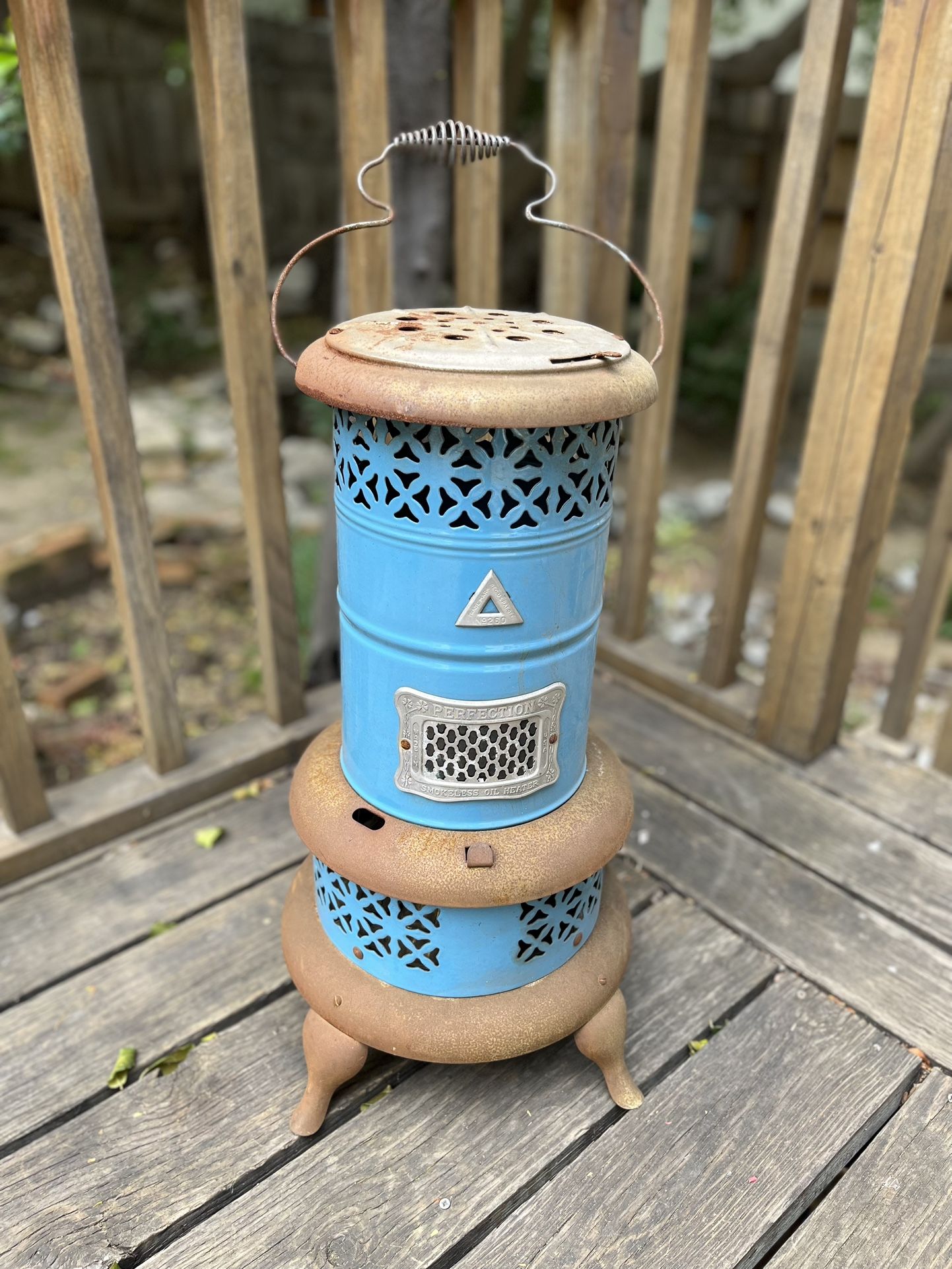 Antique PERFECTION Smokeless Oil Heater