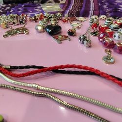 Buccaneers Bracelet & Key Chain Making Sets