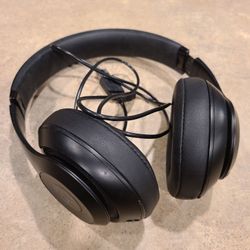 Beats headphones not sure model with changing cable 