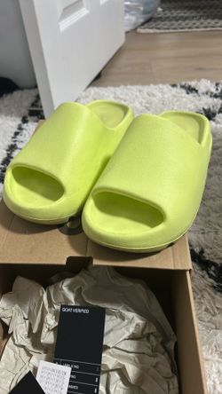 Women’s YZY slide