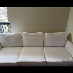 Pottery barn, slipcover sofa white