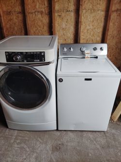Maytag Washer and Dryer Set
