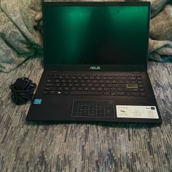 ASUS Never Usted  Has 64 GB And charger