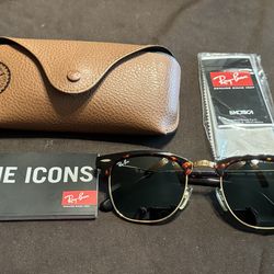 Ray-Ban Clubmaster Classic RB3016