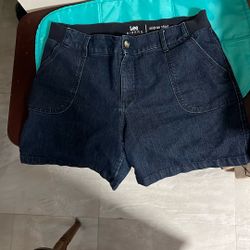 Lee Riders midrise shorts. Size 16