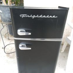 Frigidaire Mini Fridge & Countertop Freezer 