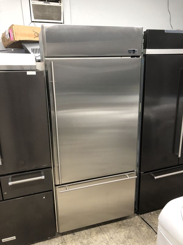 GE MONOGRAM 36” STAINLESS STEEL BOTTOM FREEZER BUILT IN FRIDGE for Sale