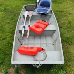 10' Aluminum Jon Boat With 40lb Thrust MinnKota Electric Motor