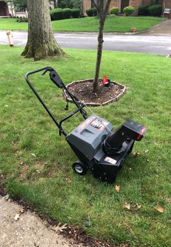 Craftsman 12.0 amp, 20” snow blower, electric.