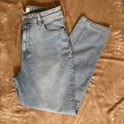 Light Wash Jeans 