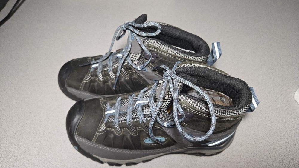 Keen Hiking Women's Boots Size 8