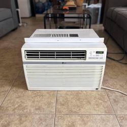 Air Conditioner 12,000 Btu/h 