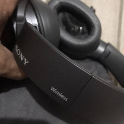 Sony wireless headset new open box  50