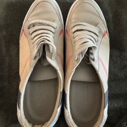 Burberry Women Shoes 