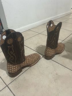 Bota cuadrada size 10