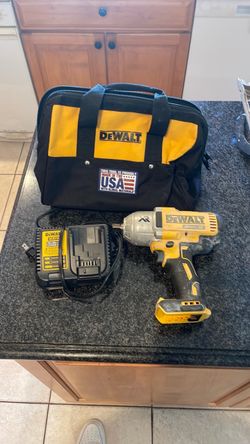 DeWalt 20V XR Cordless Impact Wrench with Charger and Bag