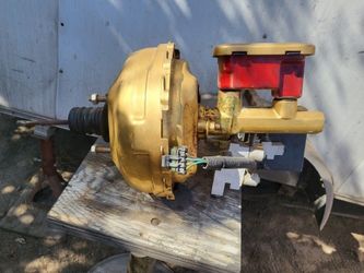 1990's Chevy Silverado Master Cylinder & Brake Booster Part