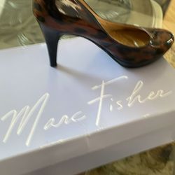 Ladies Pumps Heels 5.5 Leopard Print Marc Fisher
