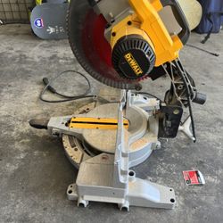 Dewalt Dw715 12” Compound Miter Saw