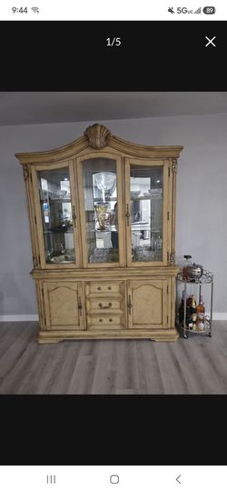 Glass cabinet