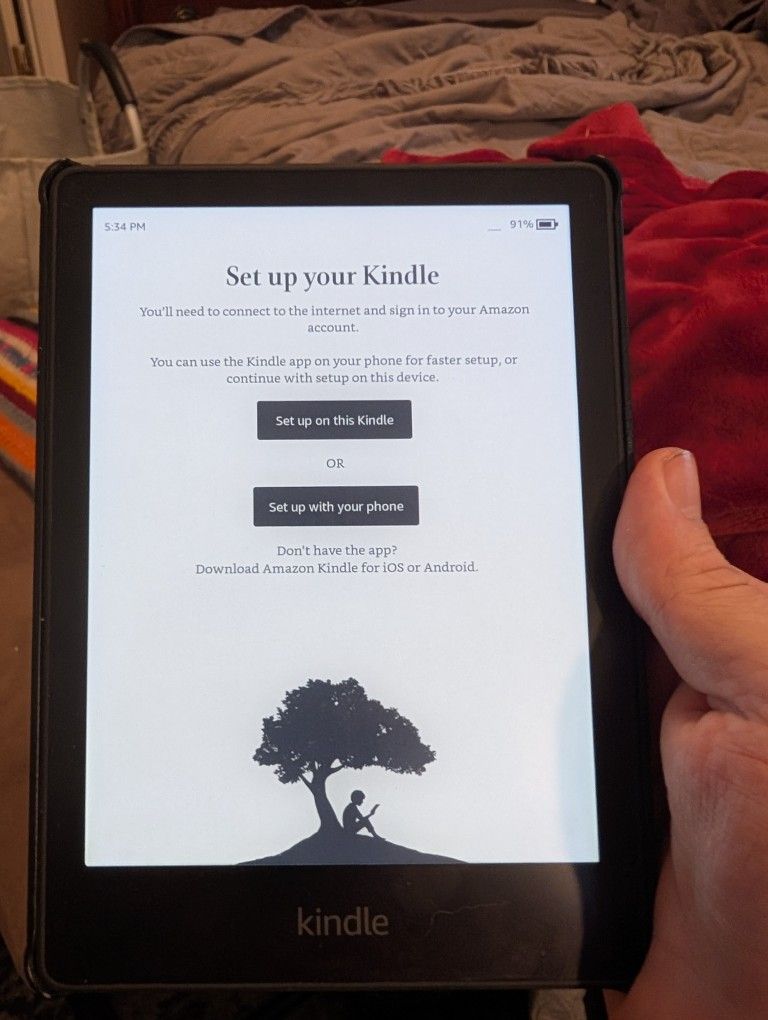 Kindle Paperwhite 2024 With Charger and Case