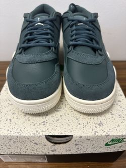 DS Women’s Air Jordan 4 RM “Oxidized Green” 2024 size 9.5