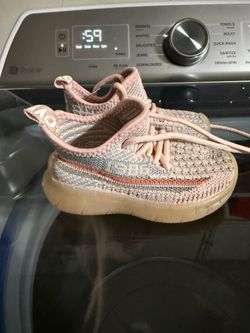 Babygirl shoes size 6c
