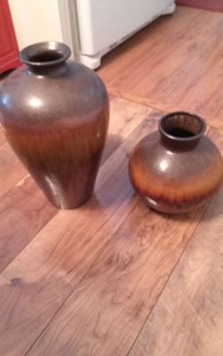 REDUCED SET 2 VASE DECOR