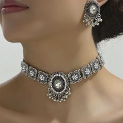 Brand New Glamorous 1 Pair Of Earrings + 1 Necklace Vintage Jewelry Set
