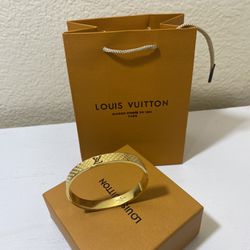 Bracelet Whit Box 🎁 perfect gift for mom