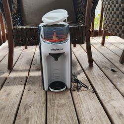 Baby brezza Milk Dispenser