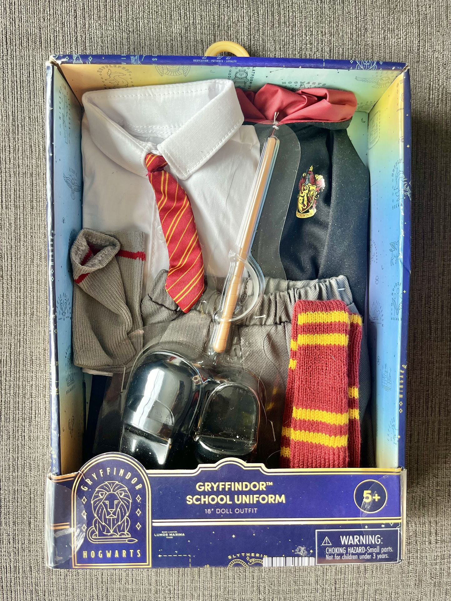 Harry Potter Hogwarts Gryffindor School Uniform Set For 18" Doll NEW