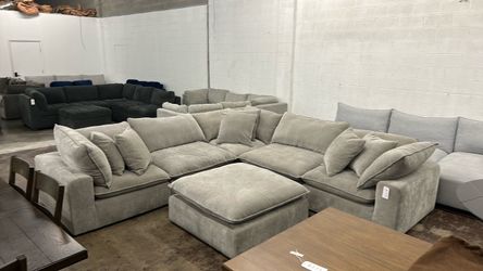 Sectional Sofa - Delivery/Financing Available