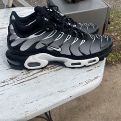 AIR MAX NIKES , Size 10