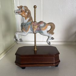 🎠 Charming Carousel Horse Music Box – Vintage Style