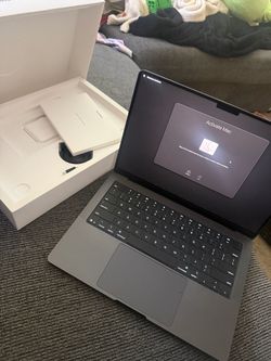 Apple MacBook Pro M5 16gb ram with Original Box