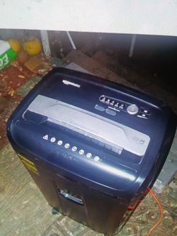 Paper shredder Amazon brand