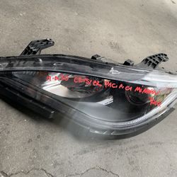 2017-2020 Chrysler PacÃfica Minivan Head Light