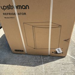 Upstreman Mini Fridge 1.7cu New!! 19x18x16
