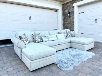 Beautiful U Shape Sectional 