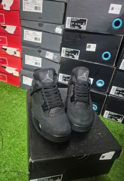 Jordan Retro 4, Black cats versión 2025