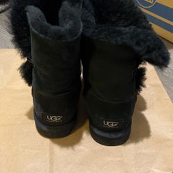 Uggs boots 