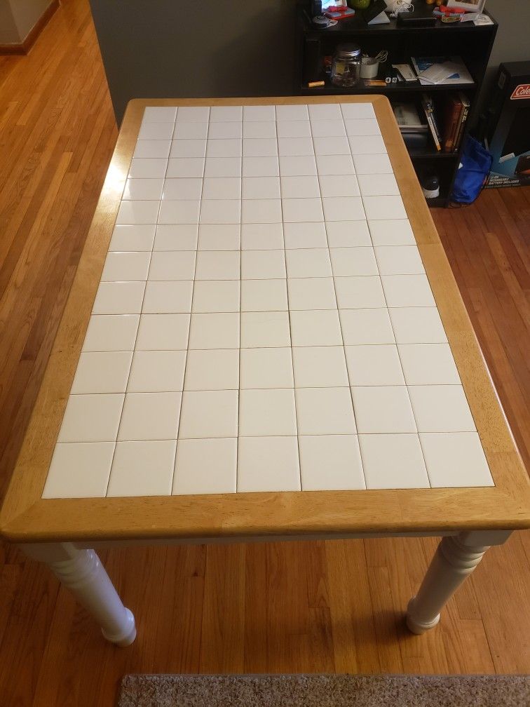 5ft X 3ft X 29" Dining Room Or Kitchen Table