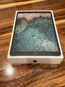 Apple iPad Pro 10.5” 256GB Wi-Fi + Cellular + PIVOT Case