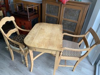Light Swedish Oak Table & Chairs set